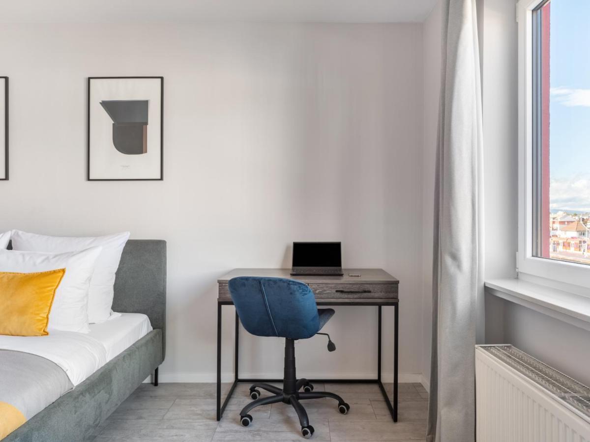 Medium Studio Kitchenette Workspace